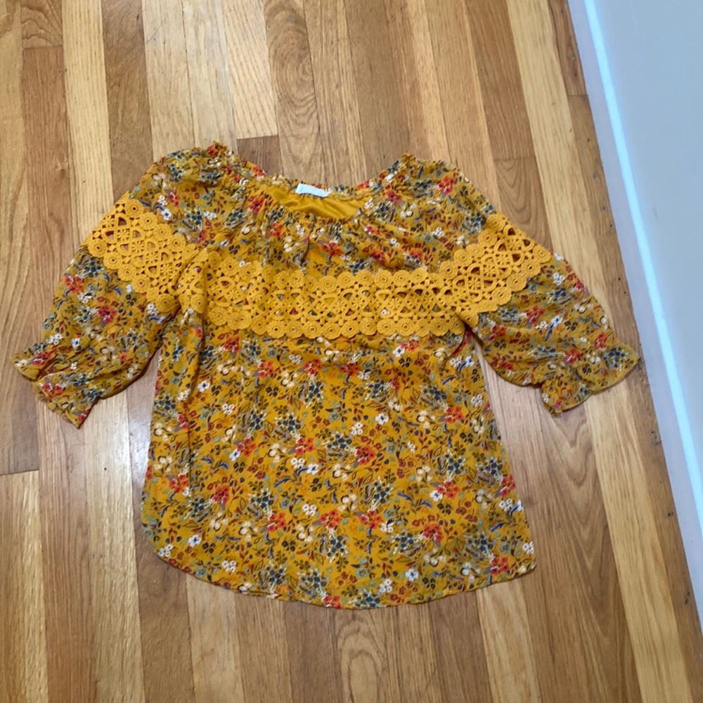 Girls half sleeve shirt